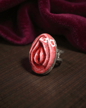 Feminine Body Form Ring ā Handmade Clay & Resin Surreal Statement Jewelry with Adjustable Stainless Steel Band - SAMA