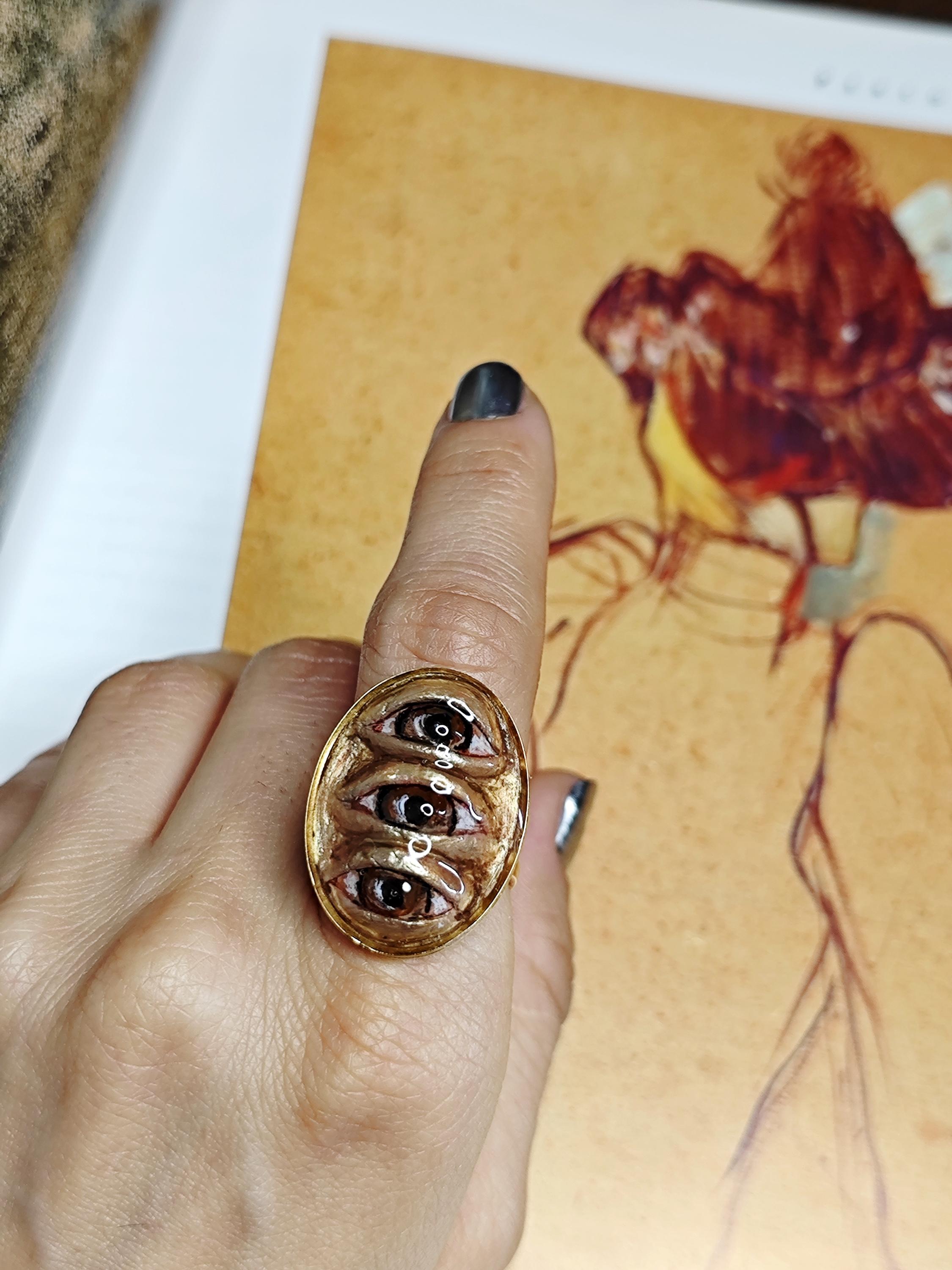 Oval Three Eyes Ring ā Handmade Clay & Resin Surreal Statement Jewelry, Sculptural Fantasy Wearable Art on Adjustable Stainless Steel Band