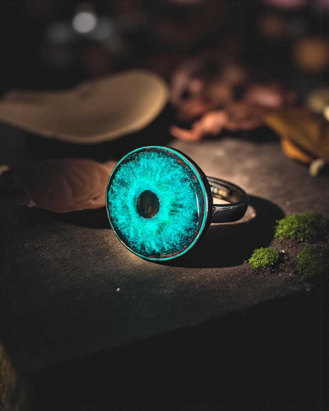 Glowing Eye Ring ā Handmade Clay & Resin Surreal Statement Jewelry, Sculptural Fantasy Wearable Art on Sterling Silver S925 Band