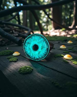 Glowing Eye Ring ā Handmade Clay & Resin Surreal Statement Jewelry, Sculptural Fantasy Wearable Art on Sterling Silver S925 Band