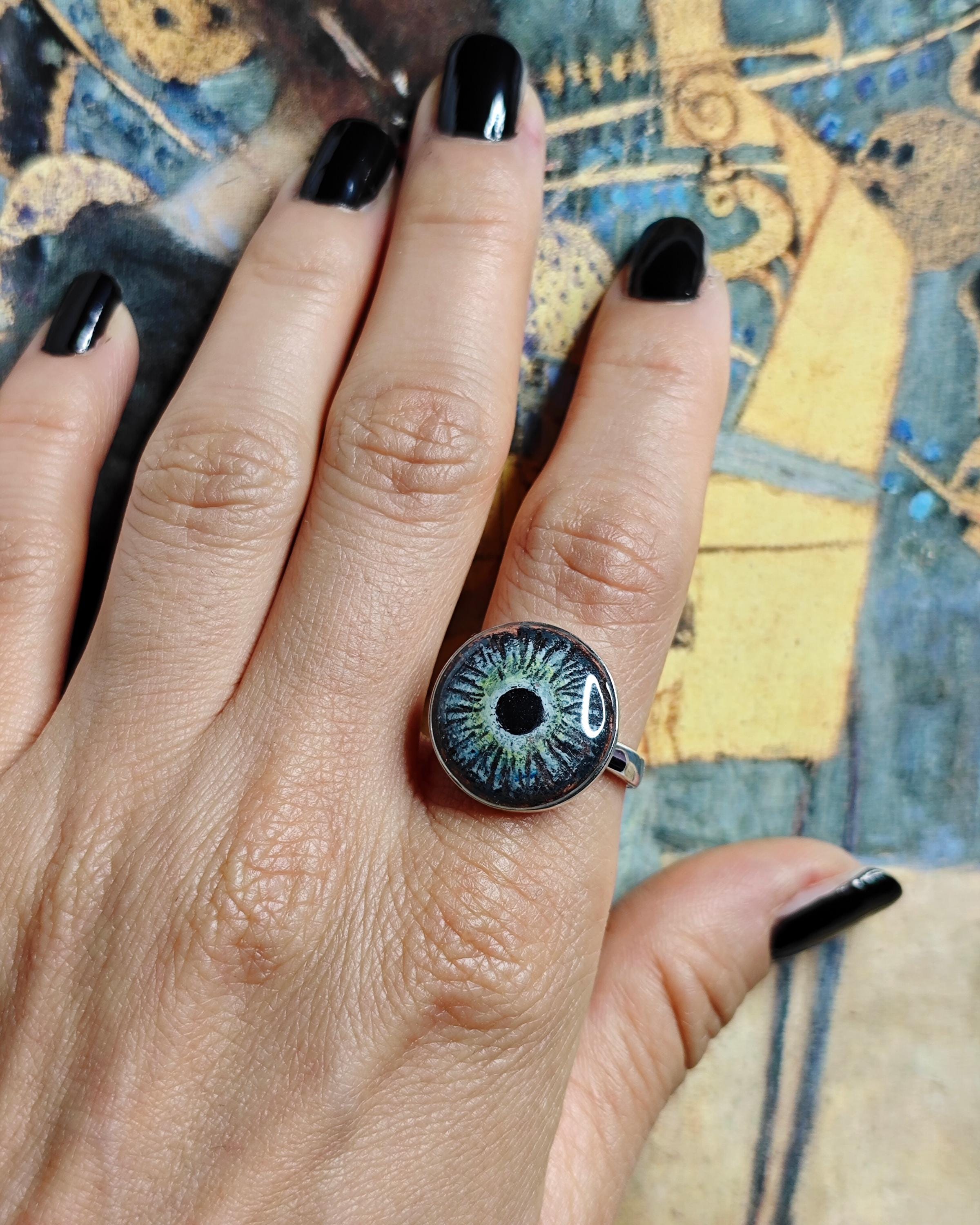 Glowing Eye Ring ā Handmade Clay & Resin Surreal Statement Jewelry, Sculptural Fantasy Wearable Art on Sterling Silver S925 Band